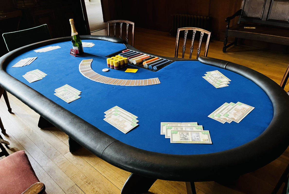 Texas Hold Em Table from Edinburgh Fun Casinos